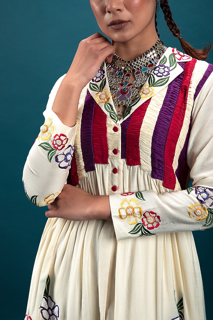Off-White Cotton Silk 3D Floral Motif Embroidered Tunic Set by SVASTIH at Pernia's Pop Up Shop
