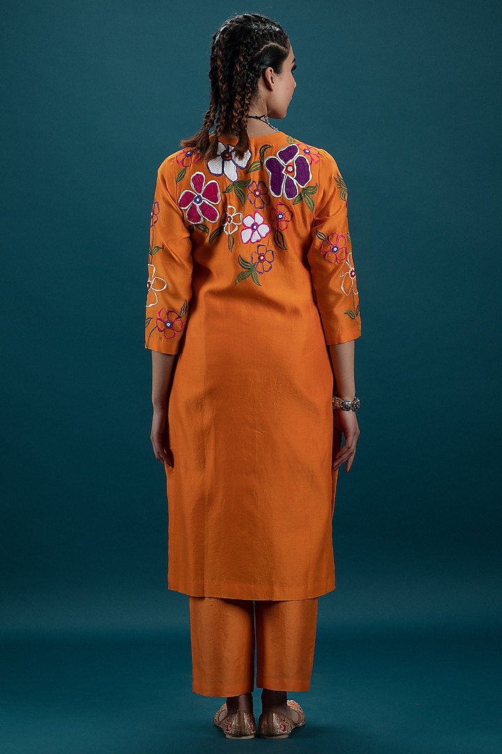 Saffron Silk Chanderi 3D Floral Embroidered Kurta Set by SVASTIH at Pernia's Pop Up Shop