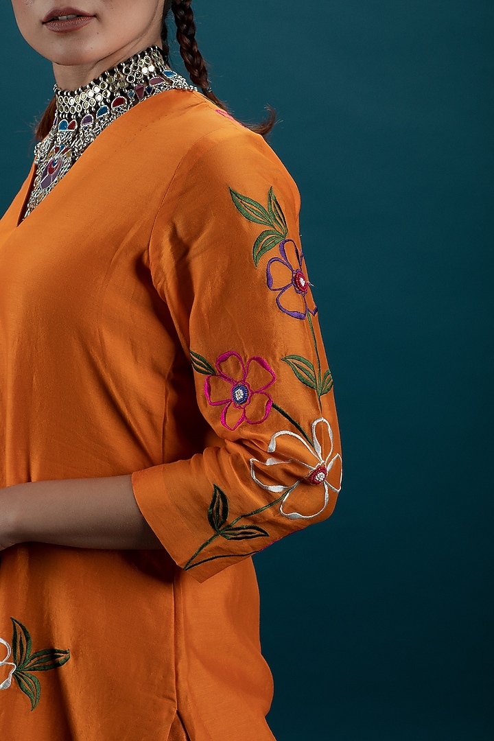 Saffron Silk Chanderi 3D Floral Embroidered Kurta Set by SVASTIH at Pernia's Pop Up Shop