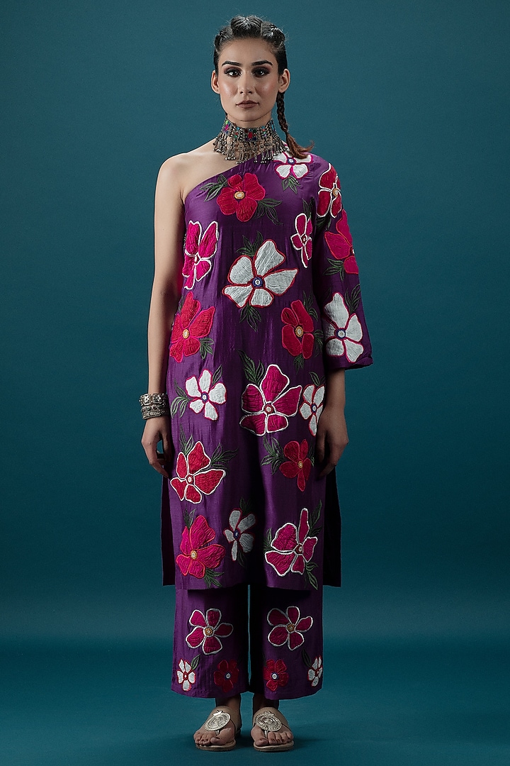 Purple Silk Chanderi 3D Floral Embroidered One-Shoulder Kurta Set by SVASTIH at Pernia's Pop Up Shop