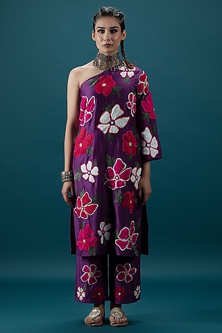 Purple Silk Chanderi 3D Floral Embroidered One-Shoulder Kurta Set by SVASTIH