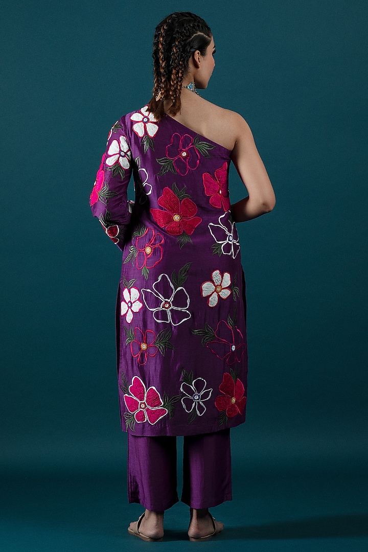 Purple Silk Chanderi 3D Floral Embroidered One-Shoulder Kurta Set by SVASTIH at Pernia's Pop Up Shop