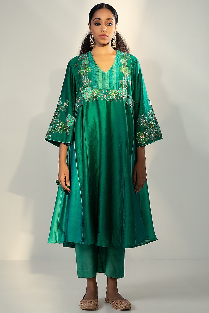 Emerald Green Chanderi Embroidered Tunic Set by SVASTIH at Pernia's Pop Up Shop