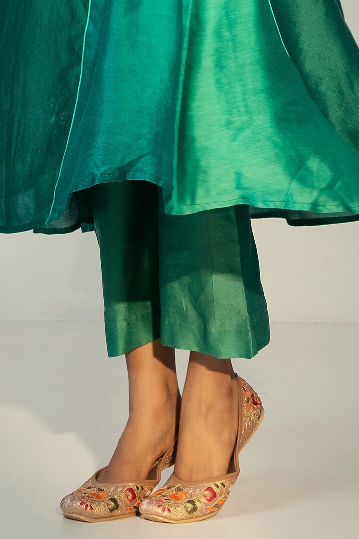 Emerald Green Chanderi Embroidered Tunic Set by SVASTIH at Pernia's Pop Up Shop