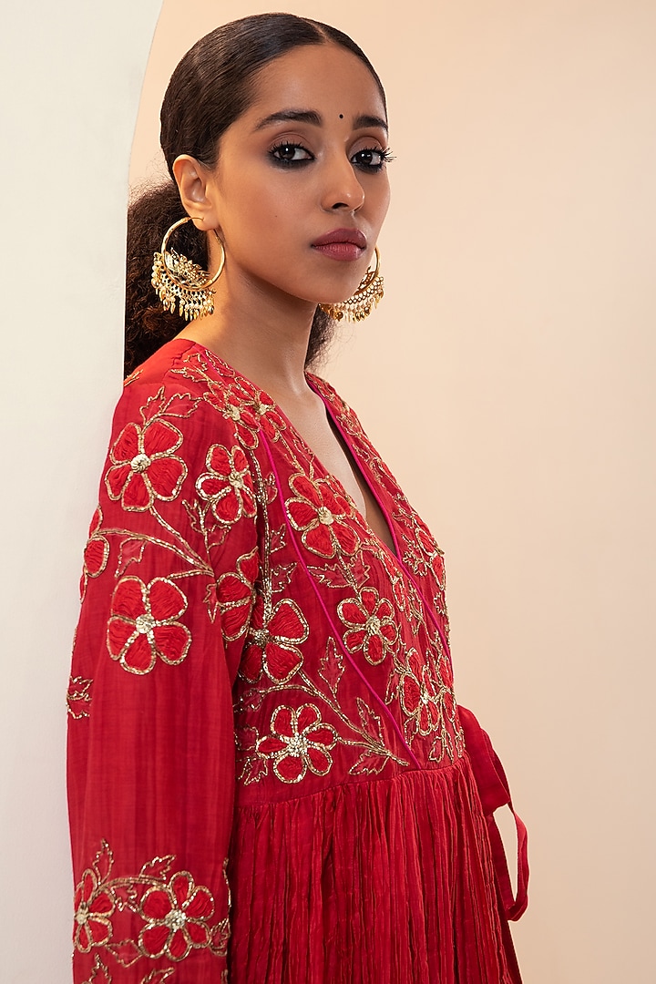 Red Cotton Silk Embroidered Crinkled Wedding Anarkali Set by SVASTIH at Pernia's Pop Up Shop