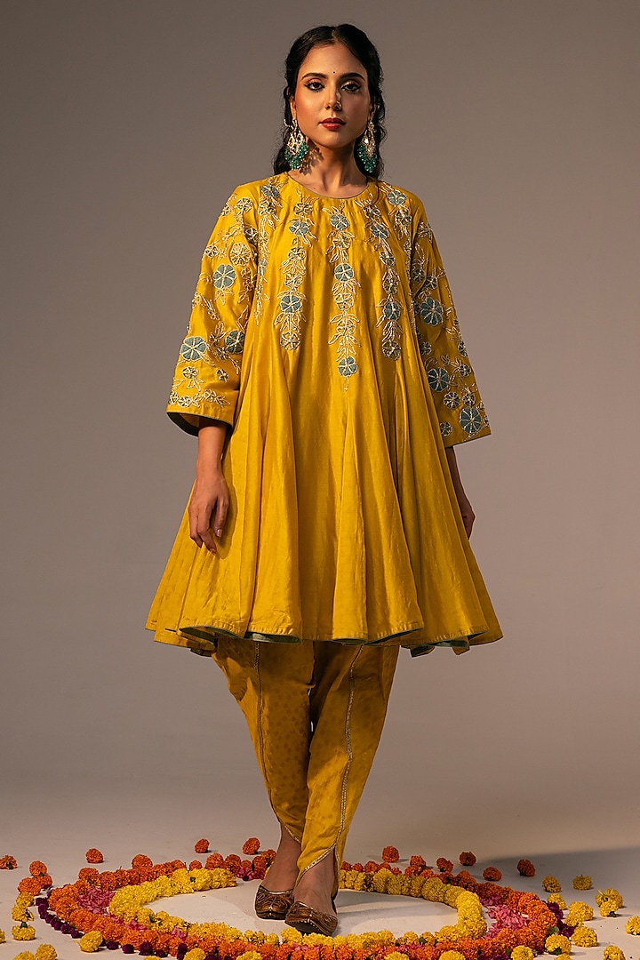 Yellow Chanderi Applique & 3D Floral Embroidered Short Anarkali Set by SVASTIH at Pernia's Pop Up Shop