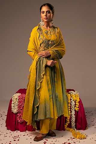 Yellow Chanderi Tissue Embroidered Anarkali Set by SVASTIH
