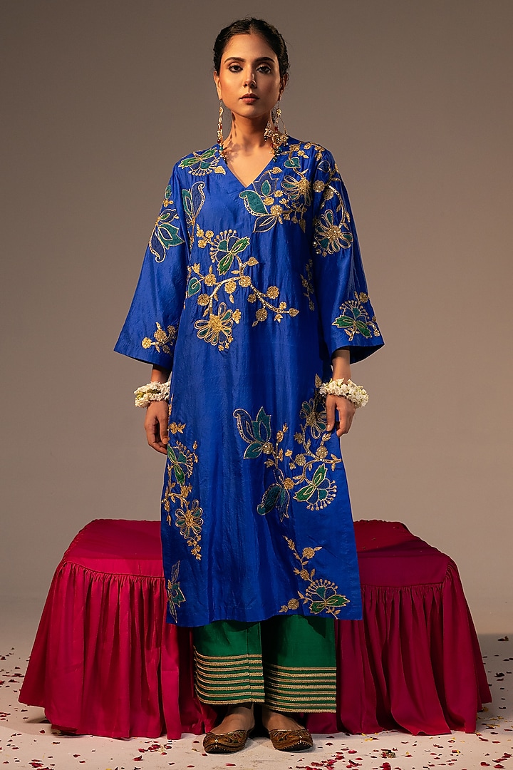 Blue Pure Silk Sequins & 3D Floral Embroidered Kurta Set by SVASTIH at Pernia's Pop Up Shop