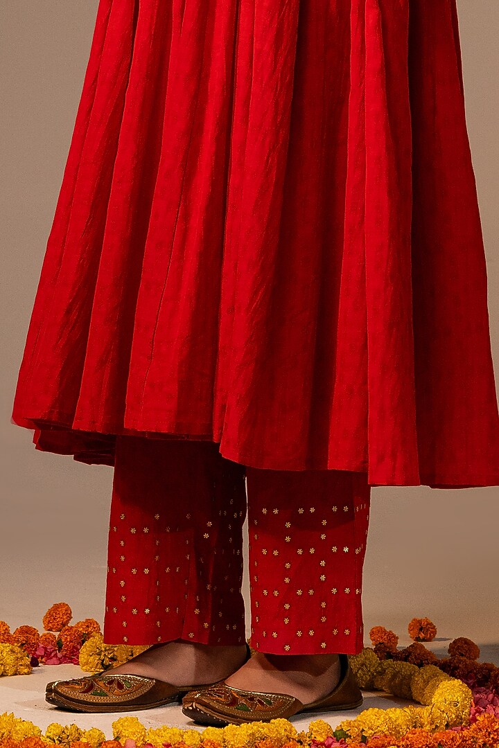 Red Organic Dobby Sequins & 3D Floral Embroidered Kurta Set by SVASTIH at Pernia's Pop Up Shop