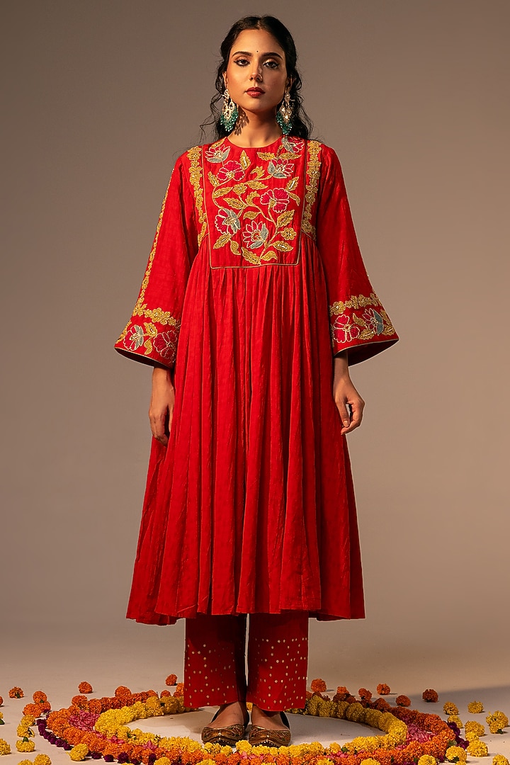 Red Organic Dobby Sequins & 3D Floral Embroidered Kurta Set by SVASTIH at Pernia's Pop Up Shop