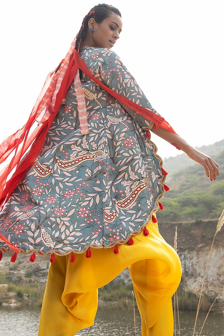 Yellow Embroidered Kurta Set by Swati Vijaivargie at Pernia's Pop Up Shop