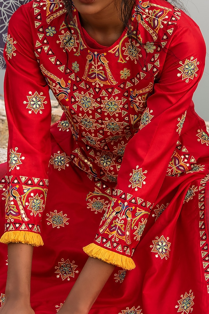 Red Embroidered Kurta Set by Swati Vijaivargie at Pernia's Pop Up Shop