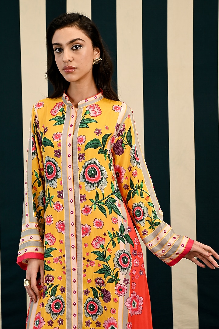 Mustard & Red Habutai Silk Mirror Work Kurta Set by Swati Vijaivargie at Pernia's Pop Up Shop