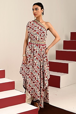 Ecru Silk Hand Embroidered Asymmetric Cape Set by Swati Vijaivargie