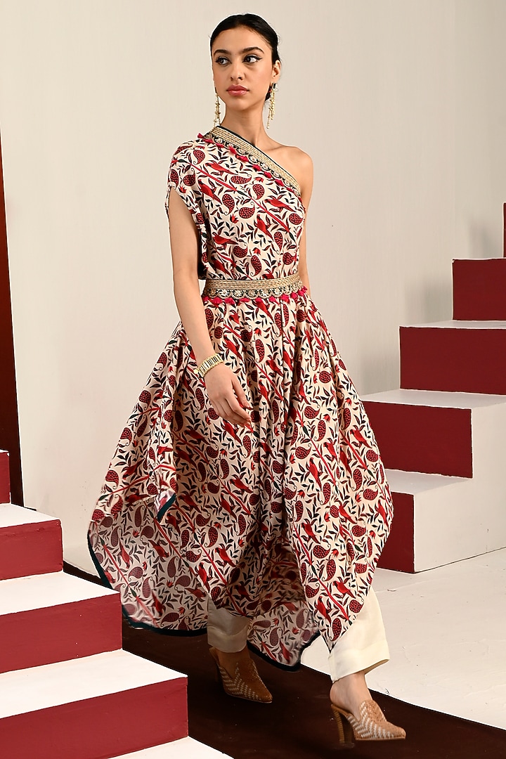 Ecru Silk Hand Embroidered Asymmetric Cape Set by Swati Vijaivargie at Pernia's Pop Up Shop