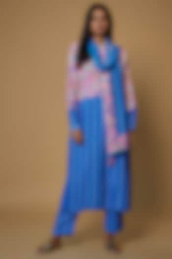 Blue Silk Printed Kurta Set by Swati Vijaivargie at Pernia's Pop Up Shop