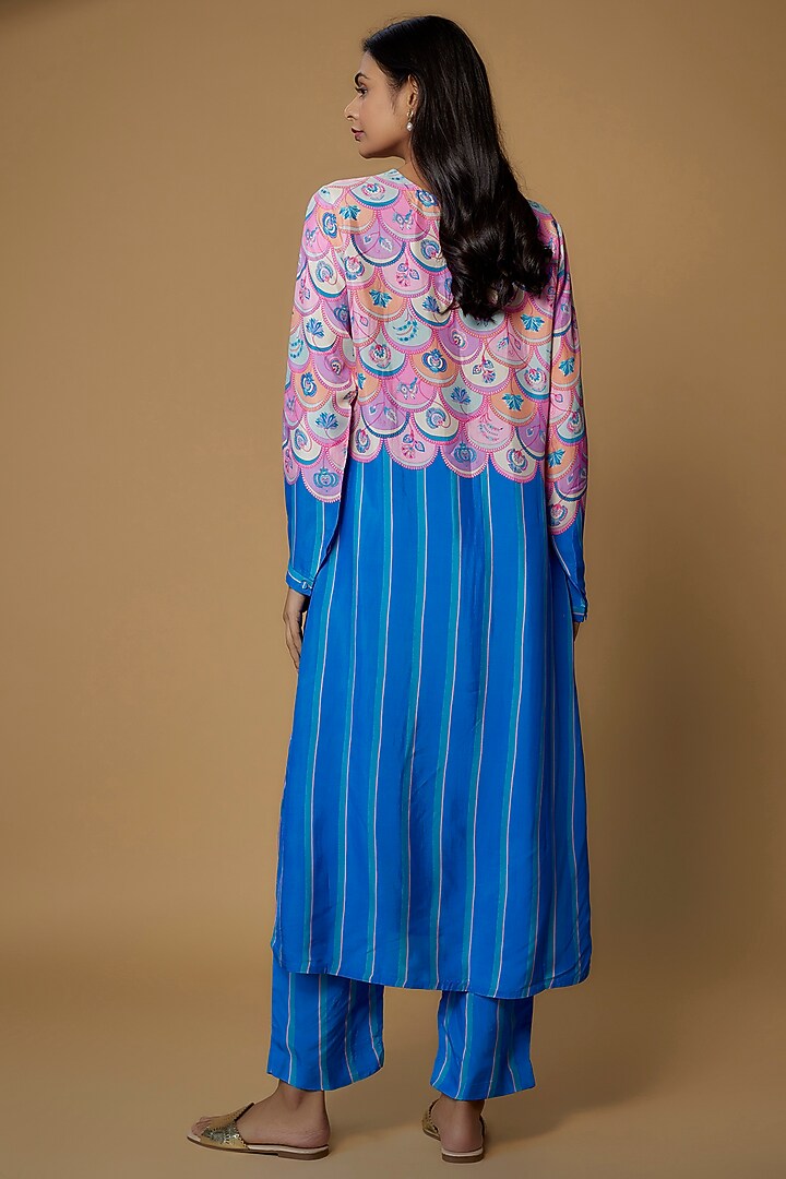Blue Silk Printed Kurta Set by Swati Vijaivargie at Pernia's Pop Up Shop