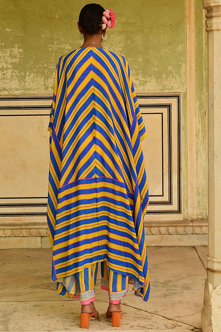 Blue Silk Printed Cape Set by Swati Vijaivargie at Pernia's Pop Up Shop