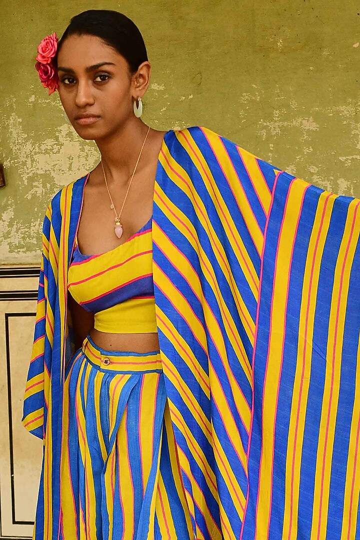 Blue Silk Printed Cape Set by Swati Vijaivargie at Pernia's Pop Up Shop