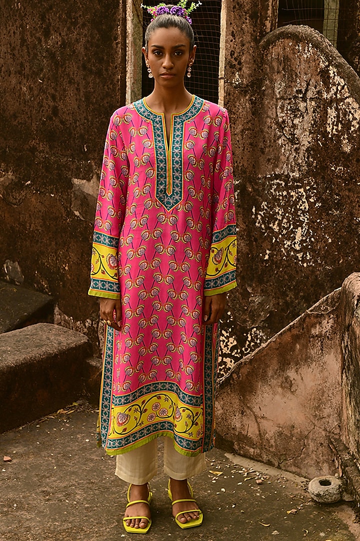 Fuchsia Silk Kurta Set by Swati Vijaivargie at Pernia's Pop Up Shop