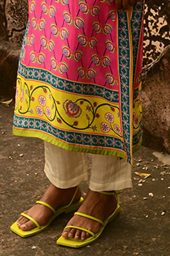 Fuchsia Silk Kurta Set by Swati Vijaivargie at Pernia's Pop Up Shop