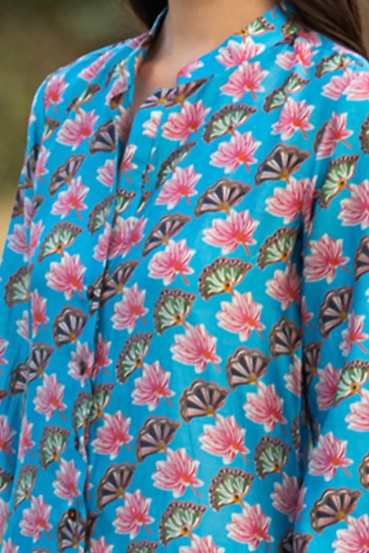 Turquoise Printed Flared Kurta Set by Swati Vijaivargie at Pernia's Pop Up Shop