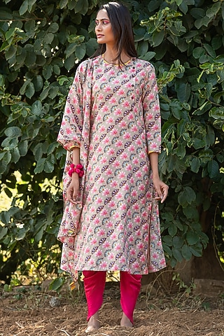 Beige & Pink Printed Straight Kurta Set by Swati Vijaivargie