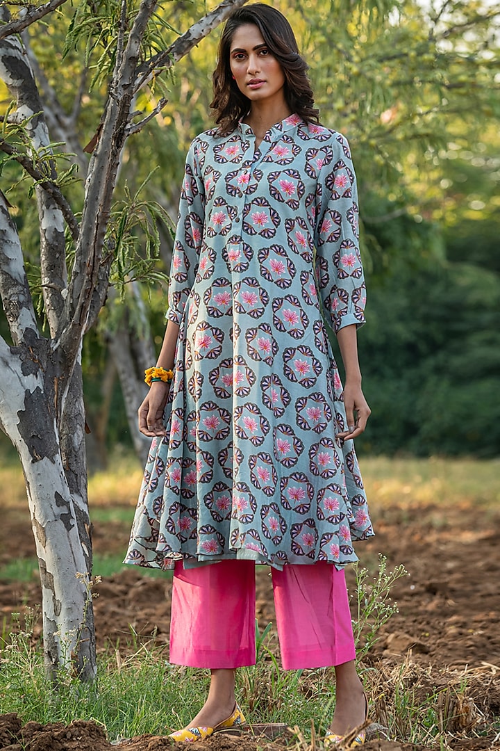 Bluish Grey & Pink Printed Flared Kurta Set by Swati Vijaivargie