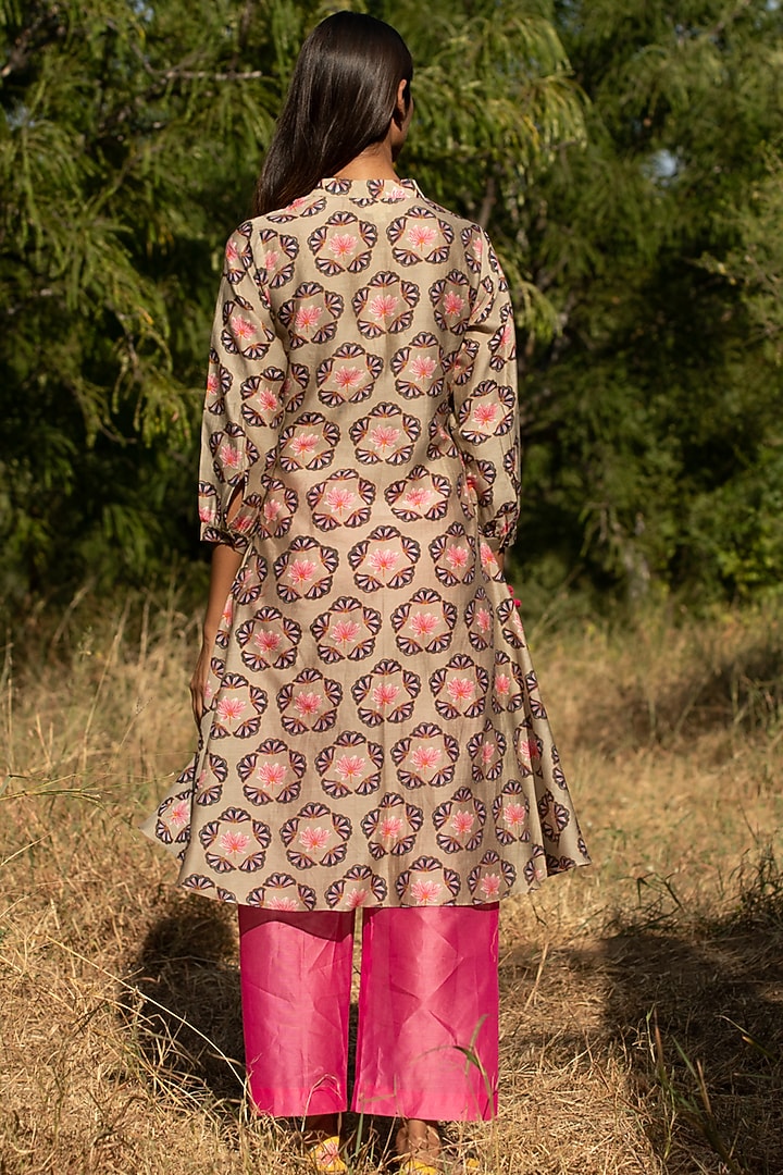 Beige & Pink Printed Flared Kurta Set by Swati Vijaivargie at Pernia's Pop Up Shop