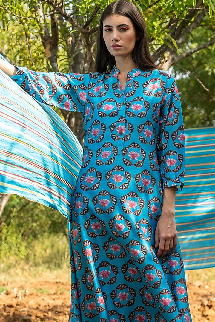 Turquoise Printed Flared Kurta Set by Swati Vijaivargie at Pernia's Pop Up Shop