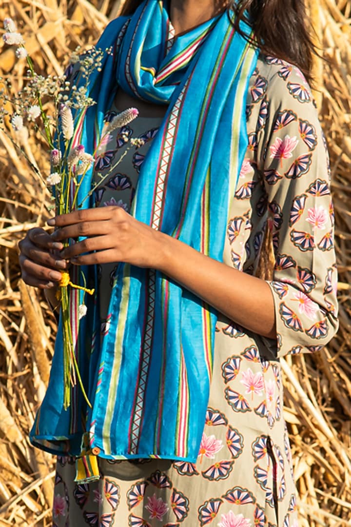 Beige Printed Kurta Set by Swati Vijaivargie at Pernia's Pop Up Shop