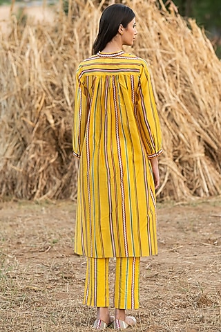 Yellow Printed Tunic Set by Swati Vijaivargie