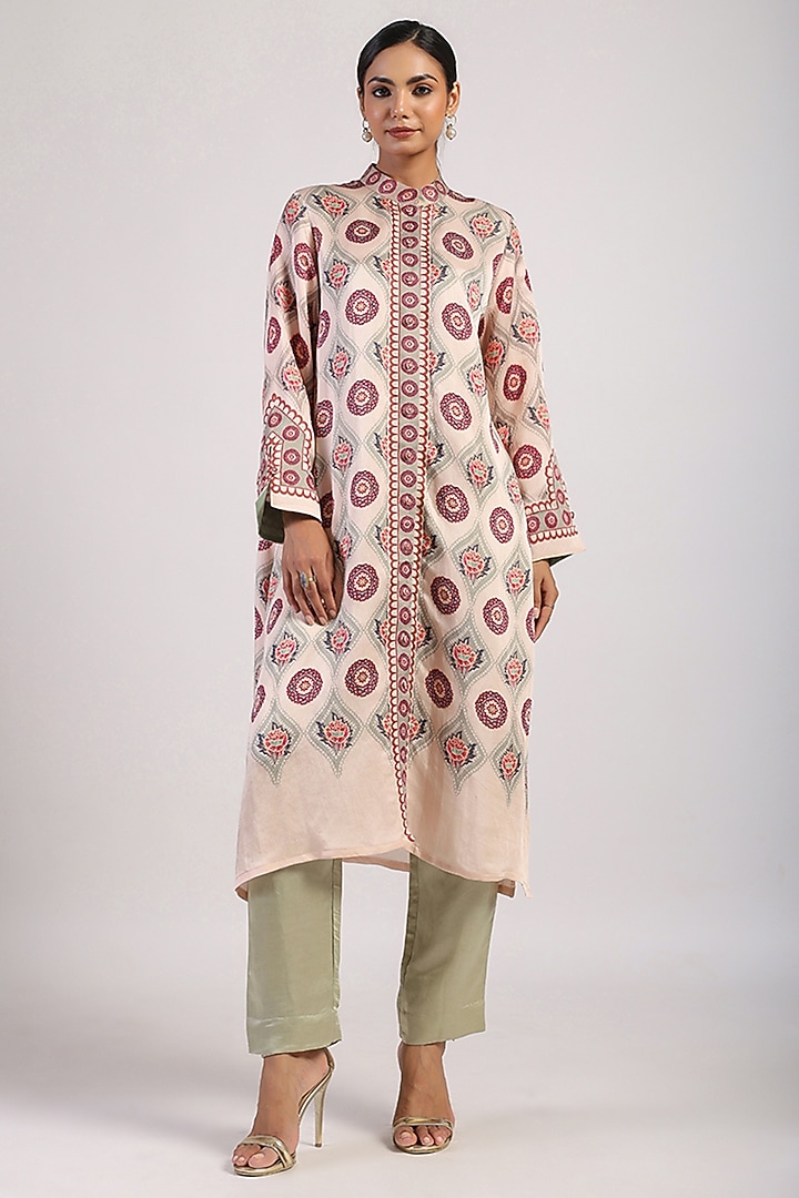 Ivory Satin Straight Kurta Set by Swati Vijaivargie at Pernia's Pop Up Shop