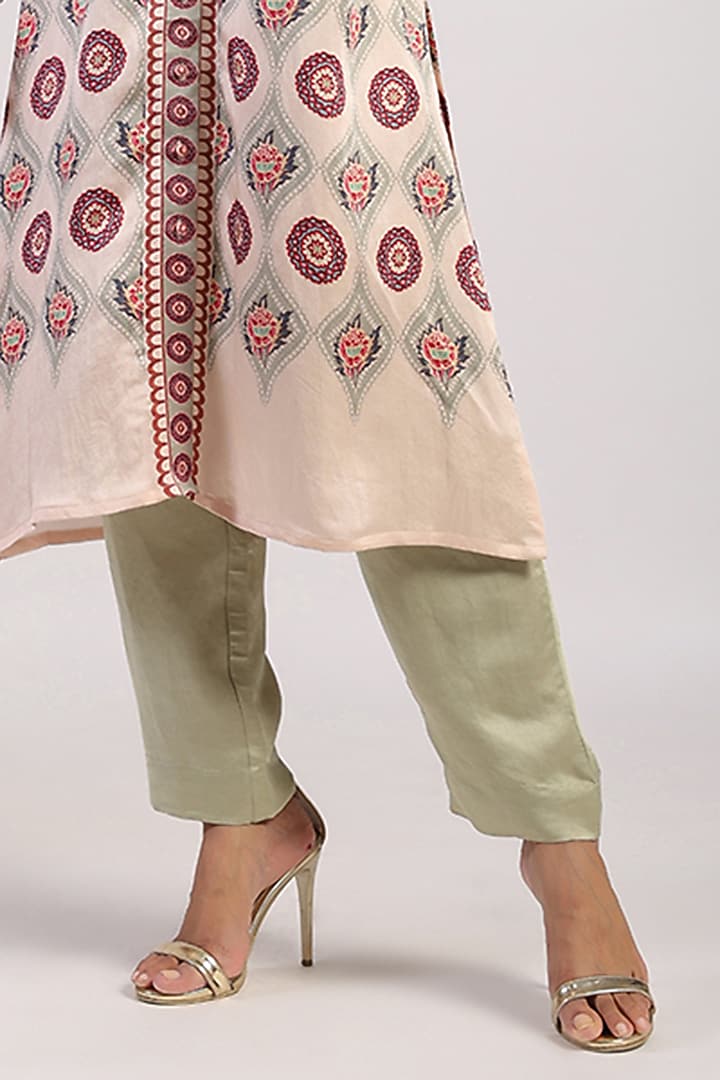 Ivory Satin Straight Kurta Set by Swati Vijaivargie at Pernia's Pop Up Shop