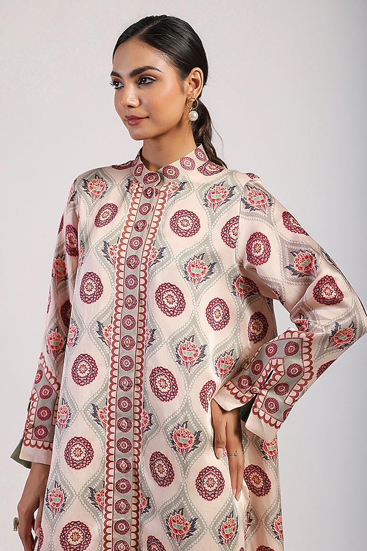 Ivory Satin Straight Kurta Set by Swati Vijaivargie at Pernia's Pop Up Shop