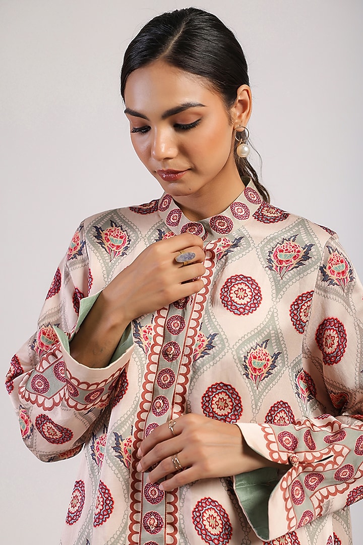 Ivory Satin Straight Kurta Set by Swati Vijaivargie at Pernia's Pop Up Shop