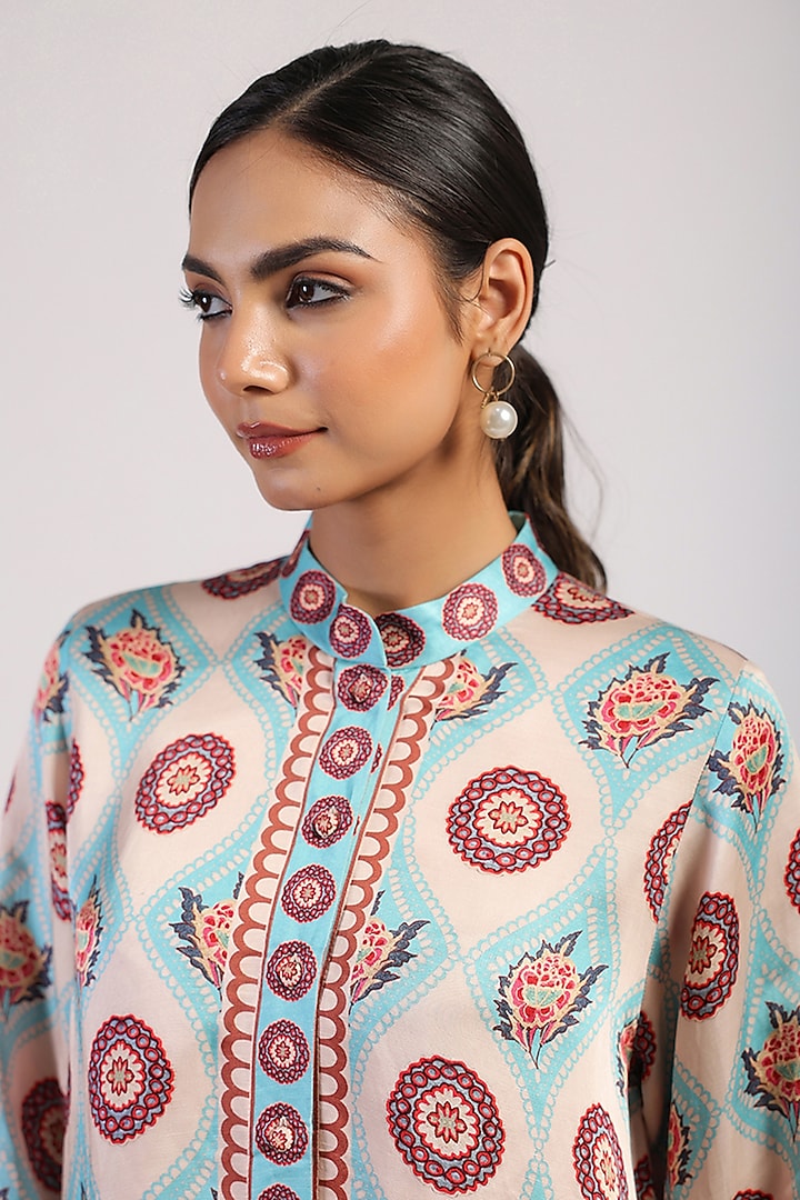 Ivory & Aqua Satin Straight Kurta Set by Swati Vijaivargie at Pernia's Pop Up Shop