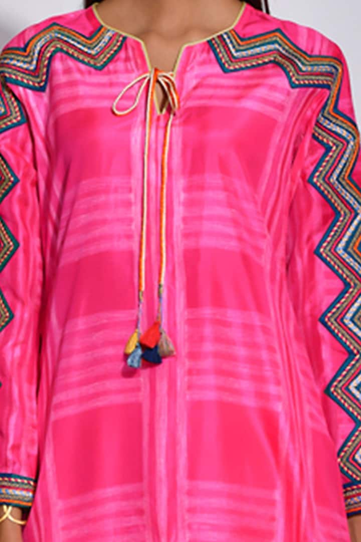 Raspberry Pink Braided Printed Kurta by Swati Vijaivargie at Pernia's Pop Up Shop