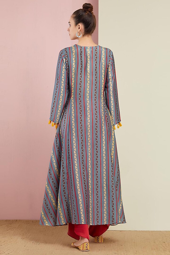 Grey Asymmetrical Kurta With Pants by Swati Vijaivargie at Pernia's Pop Up Shop