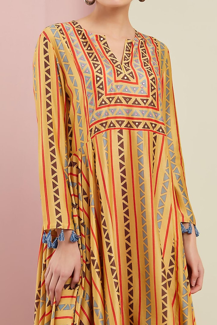 Yellow Asymmetrical Kurta With Pants by Swati Vijaivargie at Pernia's Pop Up Shop