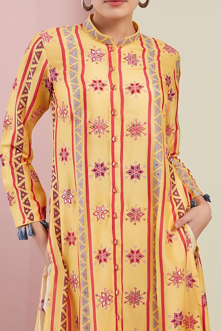Yellow Front Open Kurta With Pants by Swati Vijaivargie at Pernia's Pop Up Shop