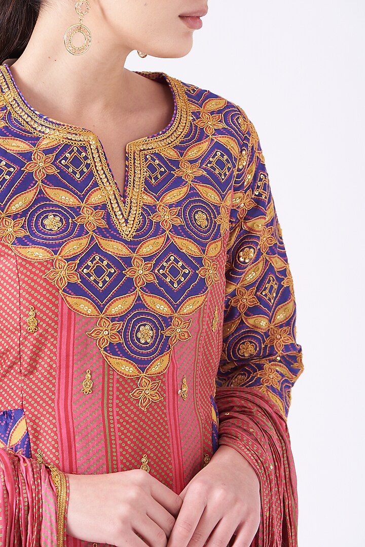 Pink Hand Embroidered Kurta Set by Swati Vijaivargie at Pernia's Pop Up Shop