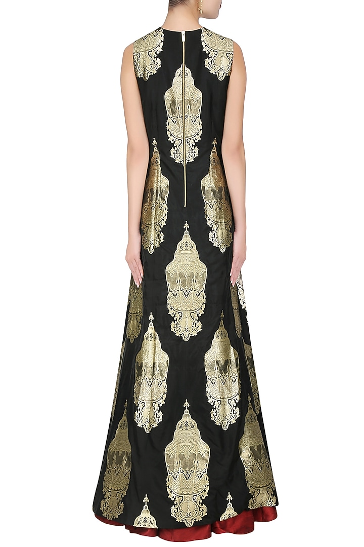 Black lantern brocade high slit kurta and maroon lehenga set available only at Pernia's Pop Up Shop.
