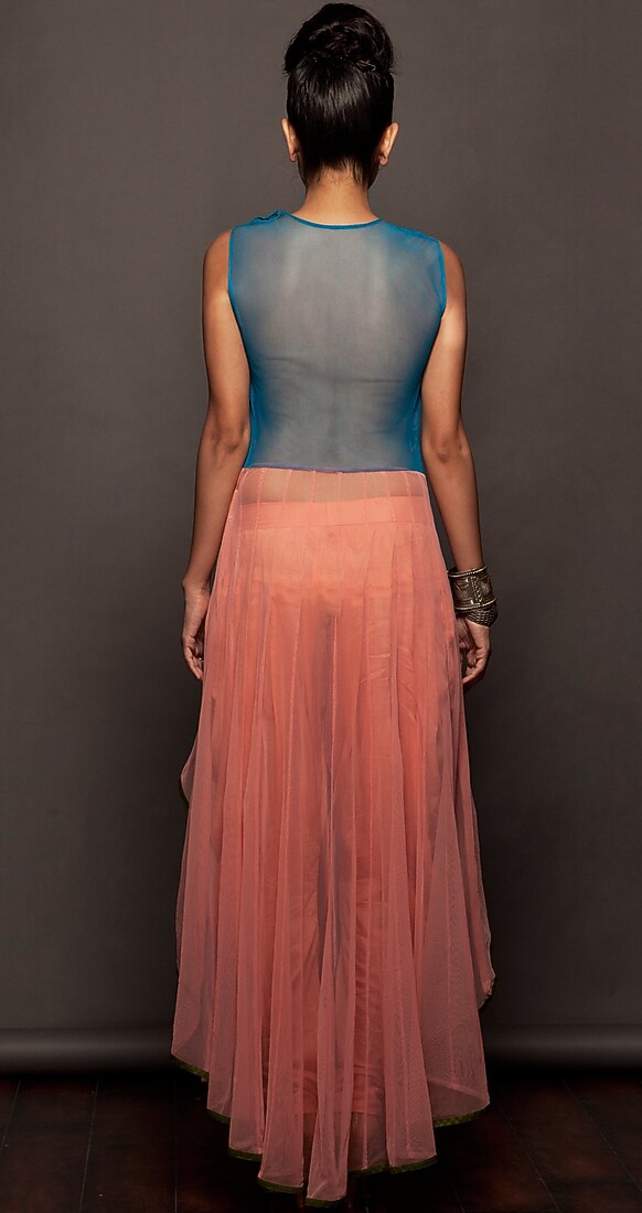 Pink high-low tunic set available only at Pernias pop-up shop.
