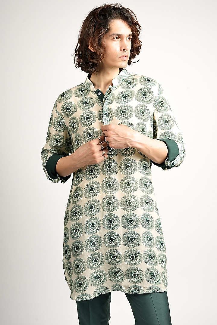 Emerald Crepe Printed Kurta by Sva By Sonam & Paras Modi Men at Pernia's Pop Up Shop