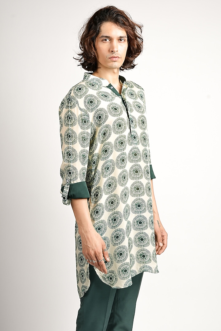 Emerald Crepe Printed Kurta by Sva By Sonam & Paras Modi Men at Pernia's Pop Up Shop