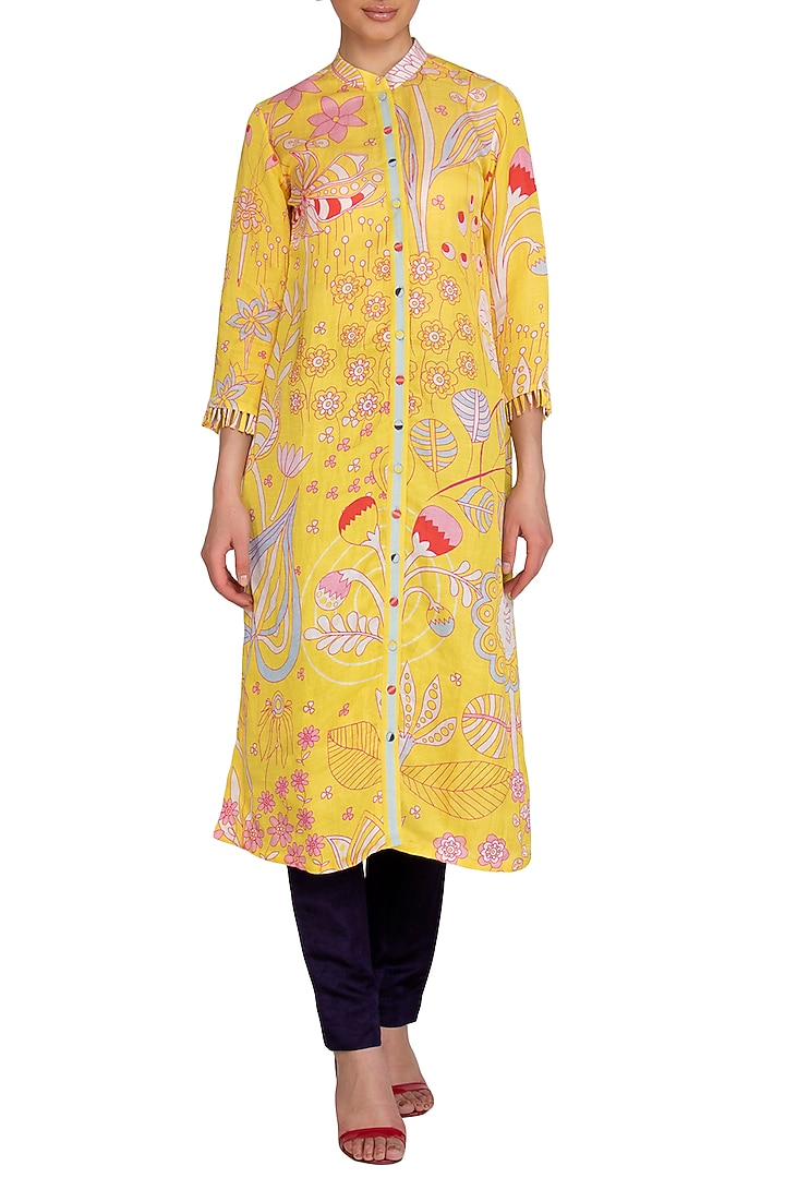 Yellow Jaal Printed Kurta by Swati Vijaivargie at Pernia's Pop Up Shop