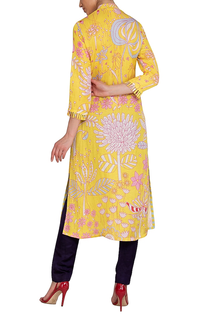 Yellow Jaal Printed Kurta by Swati Vijaivargie at Pernia's Pop Up Shop