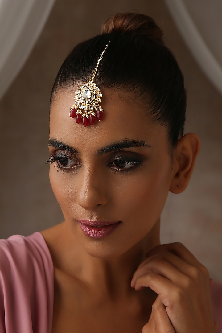 Gold Finish Red Kundan Polki Maangtikka by Swabhimann Jewellery at Pernia's Pop Up Shop