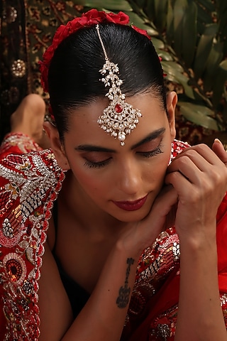 Rose Gold Finish Red Kundan Polki Handcrafted Maangtikka by Swabhimann Jewellery